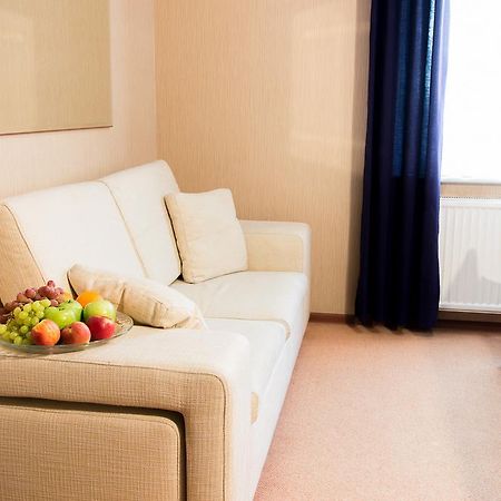 L'Ascada Hotel Śrem Extérieur photo