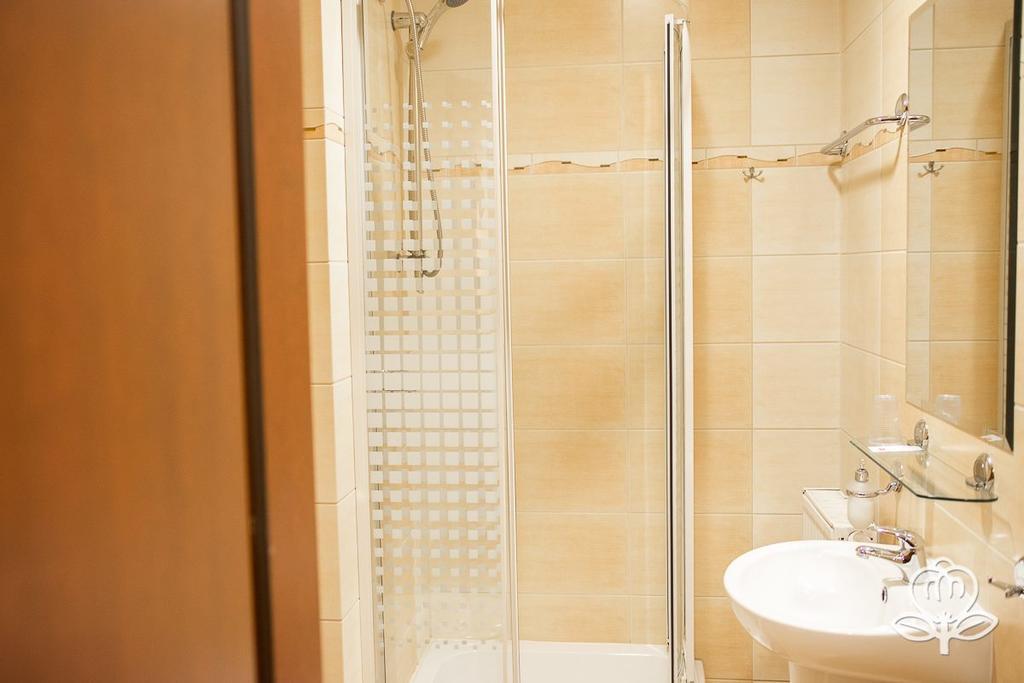 L'Ascada Hotel Śrem Extérieur photo
