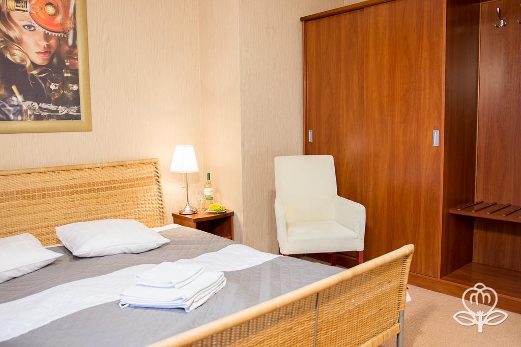 L'Ascada Hotel Śrem Extérieur photo